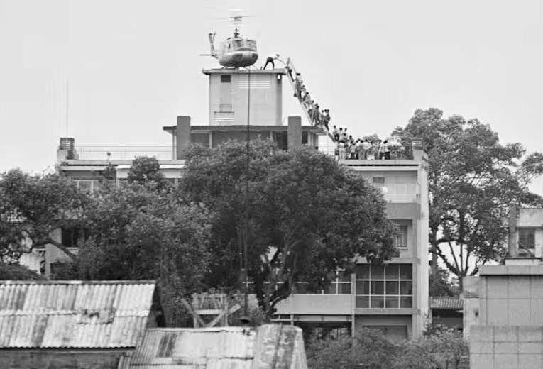 The Last Flights Out - image 4